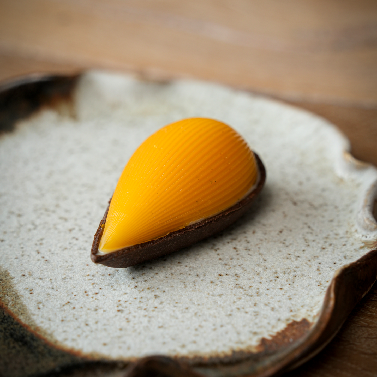 Grooved quenelle Gelée Dome