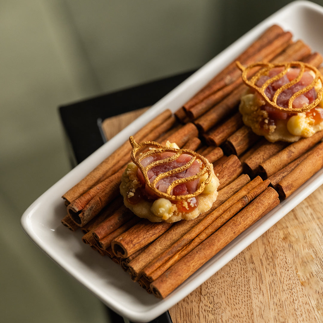 Food photo with tuile made using Toolculinair Pyrus silicone tuile mold – photo by Platefully