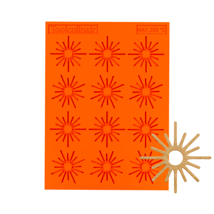 Top view 3D render of a small Solar silicone tuile mold, with a sample solar-shaped tuile visible in the bottom right corner of the mold.