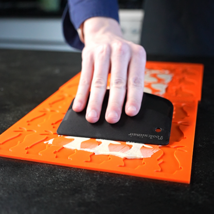 Dough scraper
